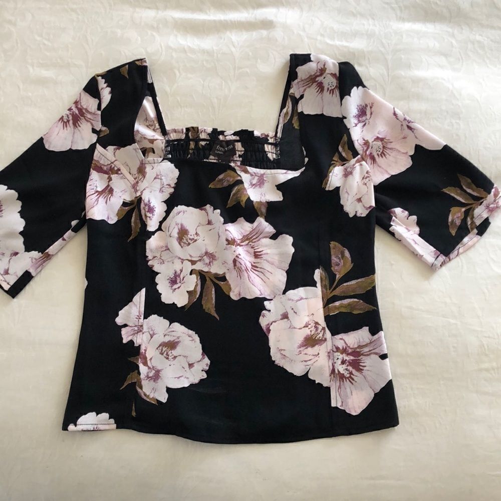 Free Press Square Neck Top. Size M NWOT